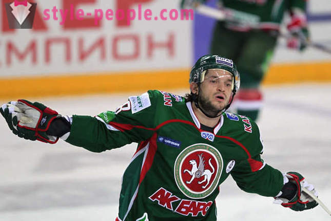 Hockey speler Vadim Khomitsky: biografie, prestaties en interessante feiten