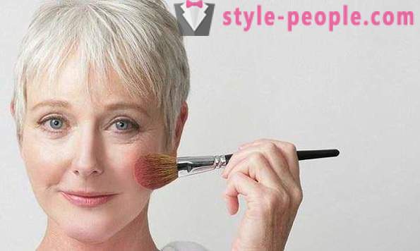 Make-up voor vrouwen vanaf 50 jaar: stap voor stap en met foto's