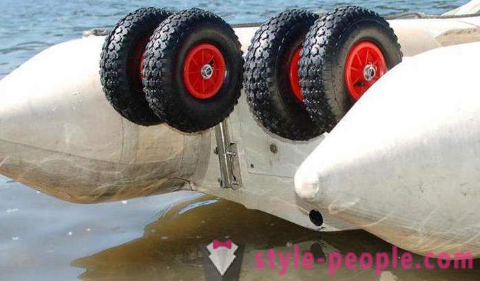 Hoe spiegel wielen voor PVC boten met hun handen