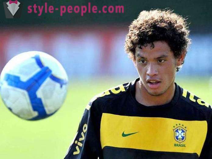 Carlos Eduardo: Braziliaanse voetbalcarrière