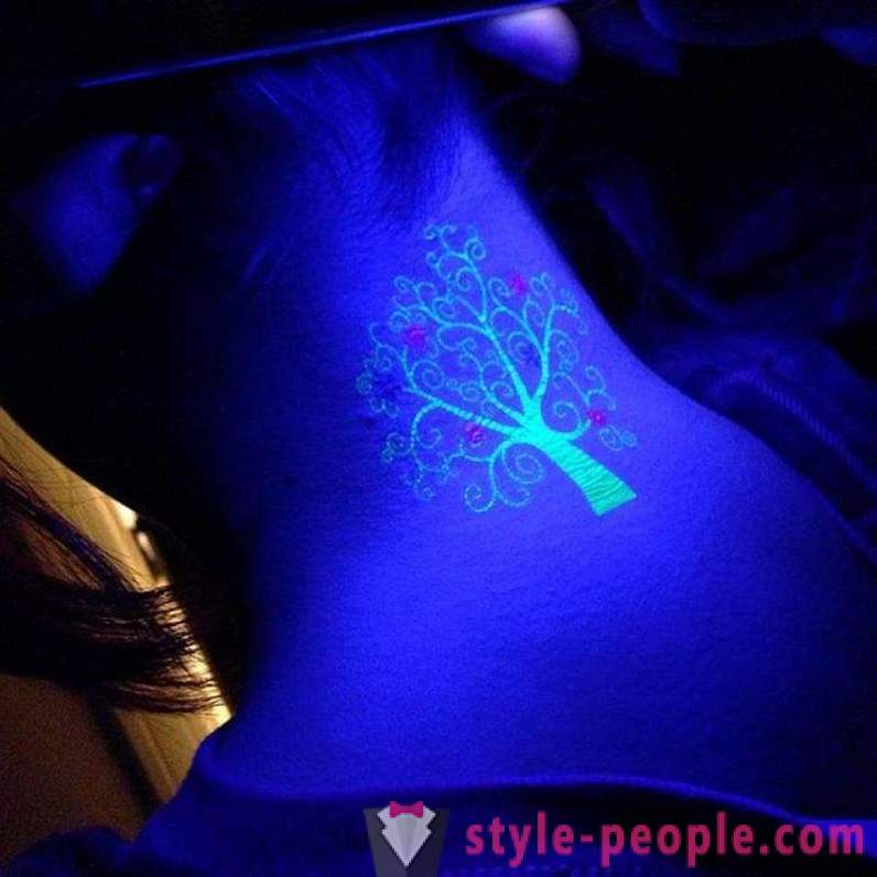Tatoeages die alleen onder UV-licht zichtbaar is
