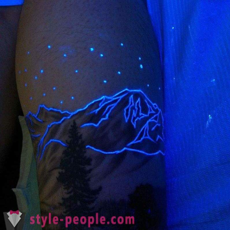 Tatoeages die alleen onder UV-licht zichtbaar is