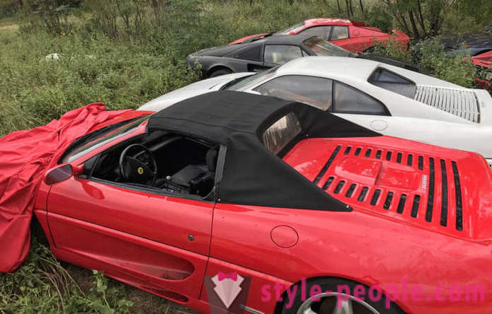 In de Verenigde Staten, vonden we een veld met achtergelaten auto's Ferrari