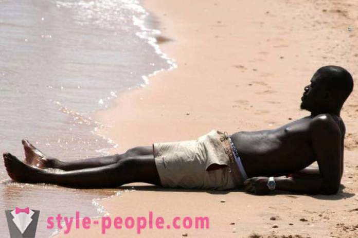 Waarom doen Afrikanen hebben een donkere huid, als het snel wordt verwarmd door de zon?