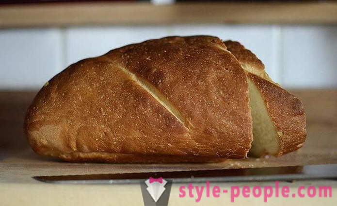 Hoe de oudbakken brood te verzachten