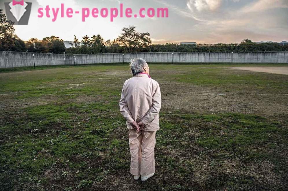 Oudere Japanners hebben de neiging om een ​​lokale gevangenis