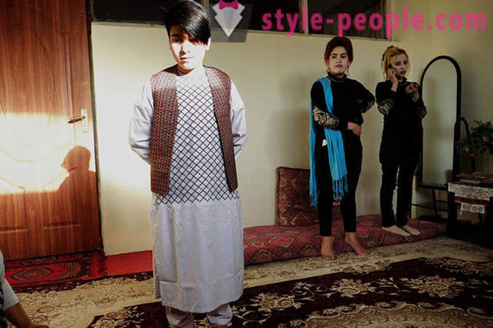 Waarom worden opgevoed als jongens in Afghanistan, sommige meisjes