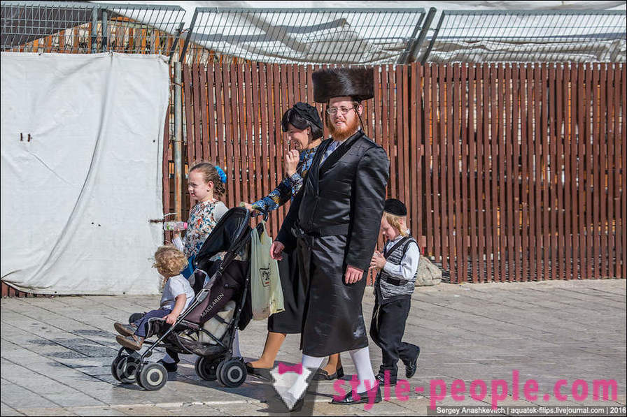 Waarom zijn religieuze Joden dragen speciale kleding