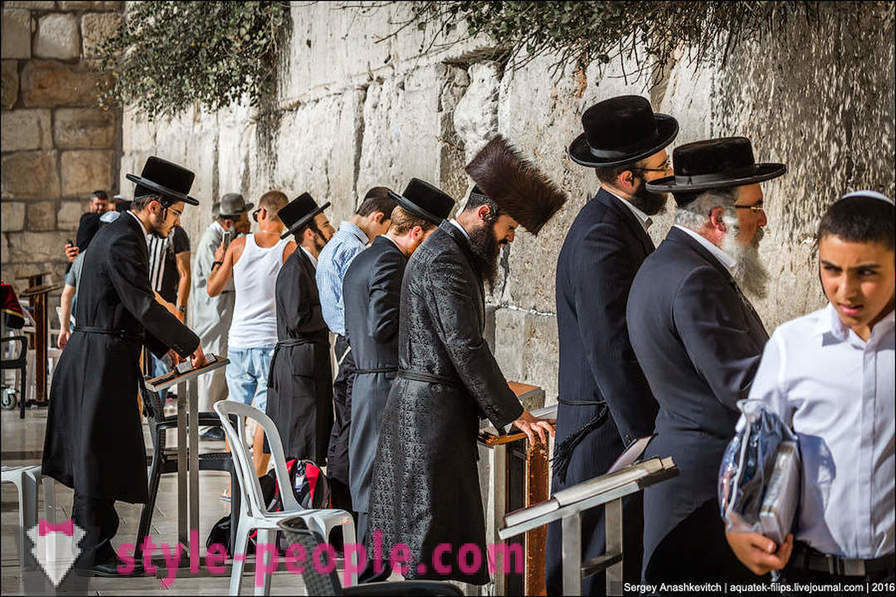 Waarom zijn religieuze Joden dragen speciale kleding