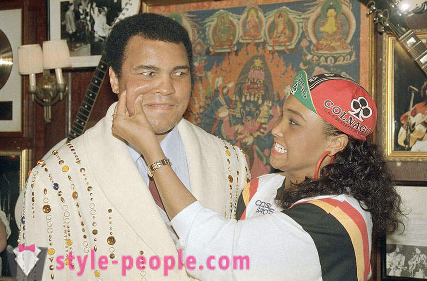 Verjaardag Grootste: Muhammad Ali buiten de ring