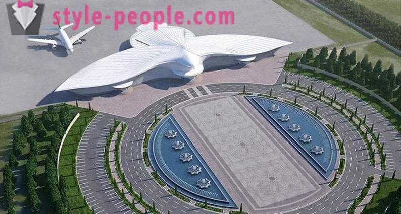 Turkmenistan opende de luchthaven in de vorm van een vliegende valk