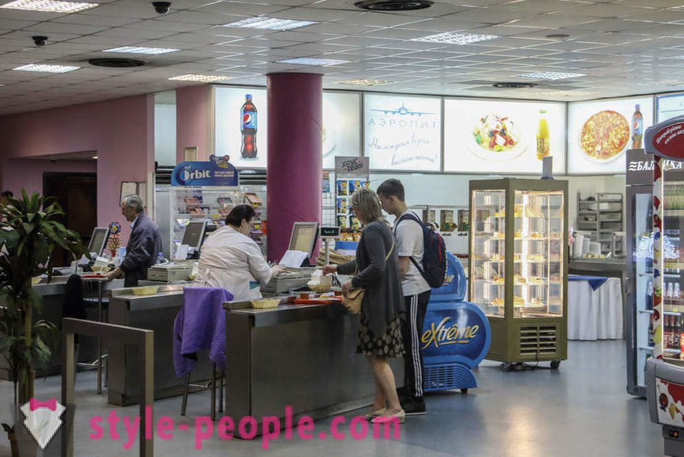 Crisis figizis We hebben de goedkope eetgelegenheden te vinden in alle luchthavens van Moskou