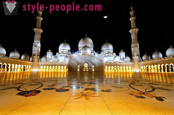Sheikh Zayed Mosque - Thuis catalogus onnoemelijke rijkdom van het emiraat Abu Dhabi