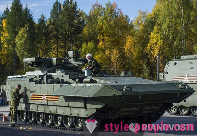 Russische militaire uitrusting tentoonstelling in Nizjni Tagil