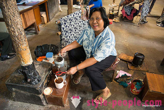 Hoe te batik in Indonesië maken