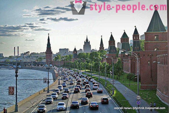 Hoe heeft 10-way snelweg in het centrum van Moskou