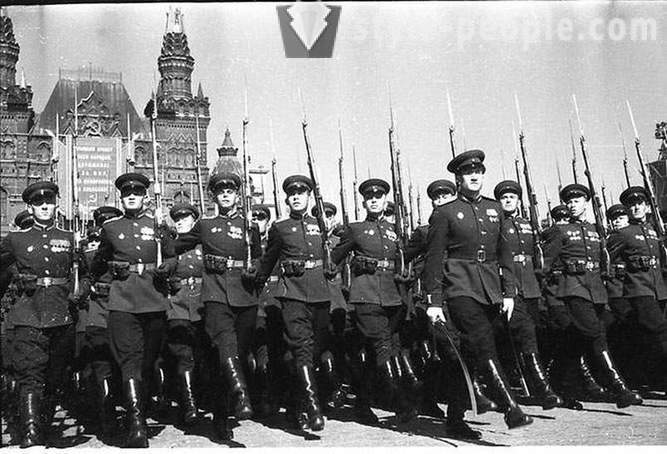 De parade op het Rode Plein op 1 mei 1951