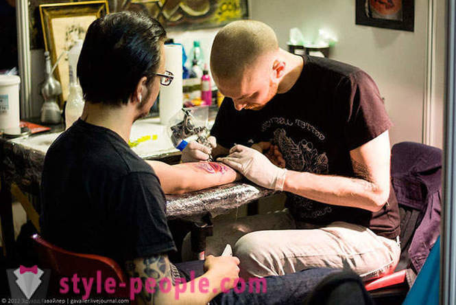 Tattoo Art aan de internationale conventie in Berlijn
