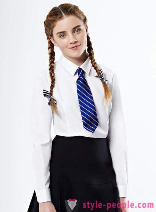 De keuze van blouses voor meisjes naar school