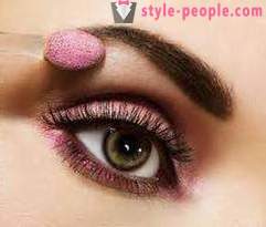 Make-up voor stapsgewijs verhogen van het oog (zie foto). Make-up voor bruine ogen aan het oog te verhogen