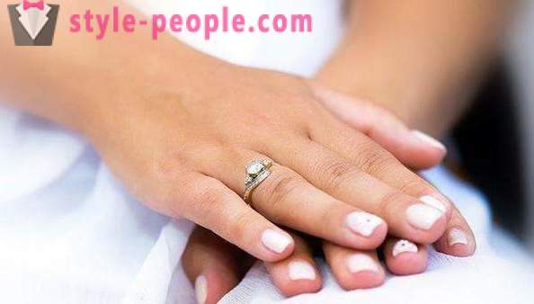 Op een gegeven vinger te dragen een verlovingsring? Verlovingsringen: foto