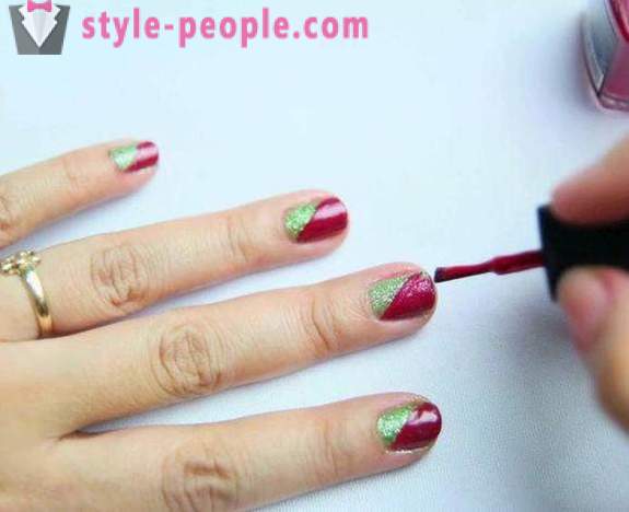 Hoe kunt u uw nagels te lakken met twee kleuren? Hoe leuk om make-up je nagels in twee kleuren. opties manicure