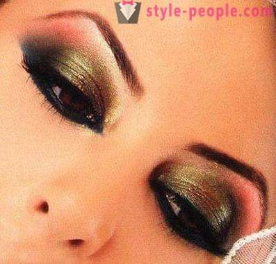 Arabische make-up als een manier om hun aantrekkelijkheid en seksualiteit te benadrukken