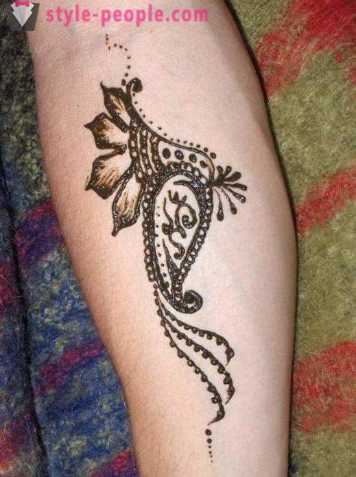 Tijdelijke henna tattoo thuis