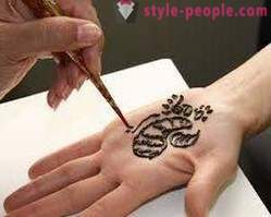 Tijdelijke henna tattoo thuis